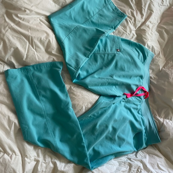 Figs XXL Livingston pants in neon blue - Picture 4 of 6